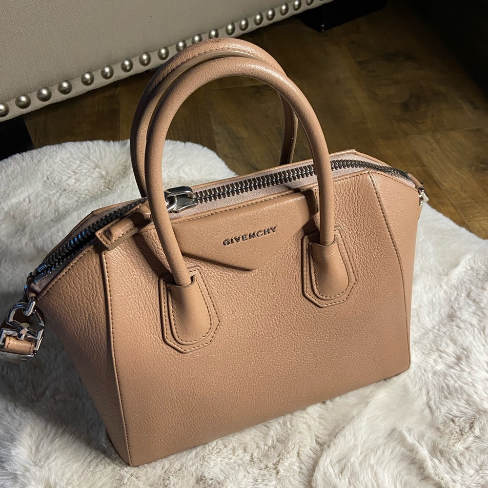 Givenchy Antigona nude color